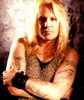 VINCE NEIL ODIA LOS JUGUETES