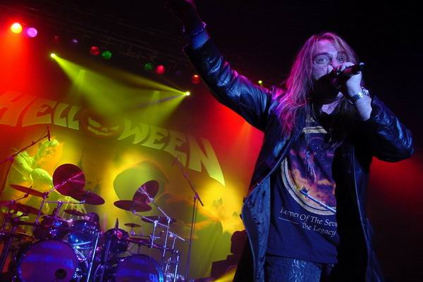 DETALLES DEL CD/DVD EN DIRECTO DE HELLOWEEN