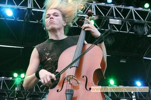 APOCALYPTICA EN PLENA FORMA