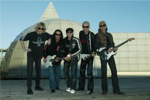 SCORPIONS, ULI JON ROTH Y MSG JUNTOS SOBRE UN ESCENARIO