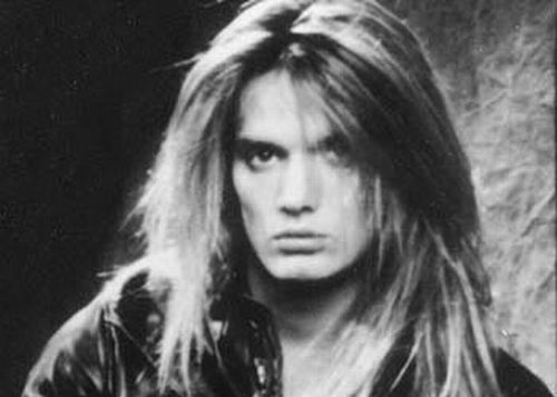 SEBASTIAN BACH COMIENZA A MEZCLAR “ANGEL DOWN”