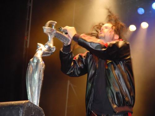 EL GUITARRADE KORN, ARRESTADO