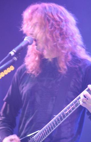 DAVE MUSTAINE HA DE ANUNCIAR MUCHAS COSAS