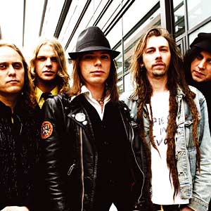 THE HELLACOPTERS COMIENZAN A MEZCLAR