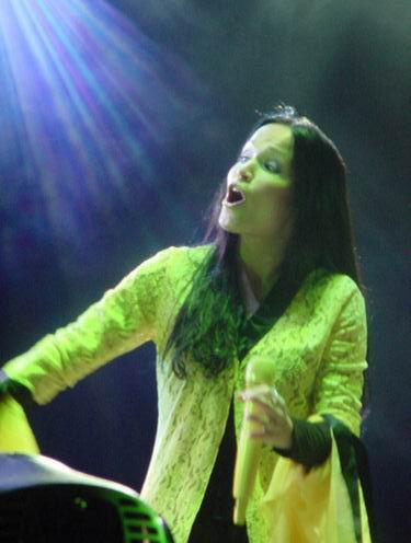 TARJA VERSIONA A ALICE COOPER