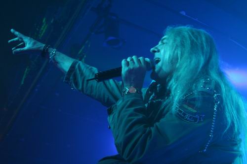 SAXON RETRASAN SU GIRA AUSTRALIANA