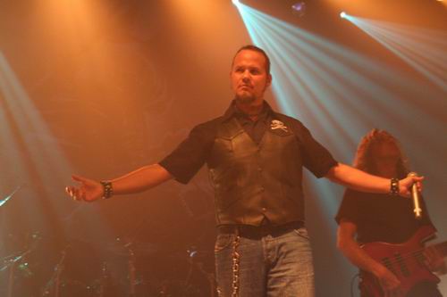 TIM RIPPER OWENS HABLA SOBRE LAS DESCARGAS ILEGALES