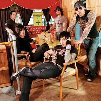 AVENGED SEVENFOLD: TELONEROS DE IRON MAIDEN