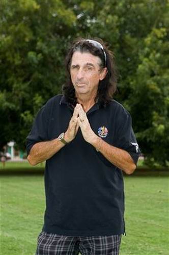 ALICE COOPER FIRMA CON SPV