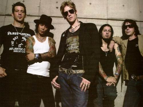 BUCKCHERRY AL ESTUDIO