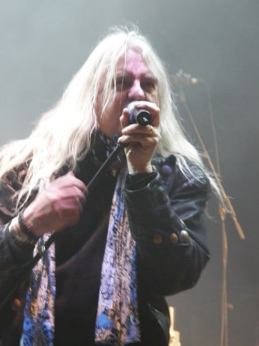 SAXON ENTRAN EN EL ESTUDIO