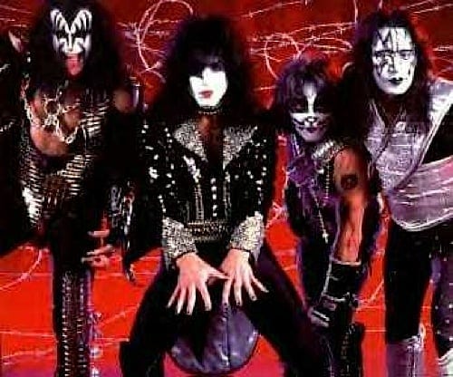 KISS RE-GRABAN Y EDITAN SUS CLÁSICOS