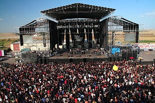 SUSPENDIDO POR HOY EL MONSTERS OF ROCK FESTIVAL