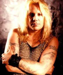 FECHAS DE VINCE NEIL POR EUROPA