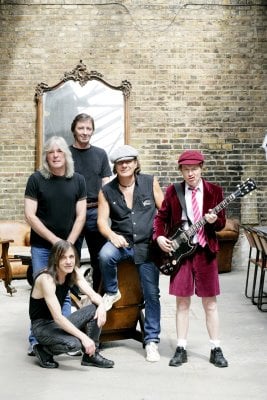 AC/DC SIGUEN DOMINANDO LAS LISTAS DE VENTAS