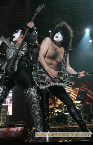 KISS CERRARAN EL PEPSI MUSIC FESTIVAL CHILENO