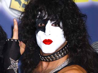 KISS ENTRAN A GRABAR EL MES QUE VIENE