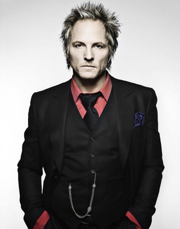 MATT SORUM: “VELVET REVOLVER NECESITA UN VOCALISTA PRONTO”