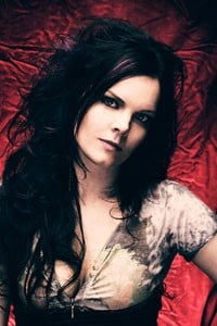 ANETTE OLZON HARÁ DISCO EN SOLITARIO