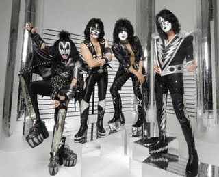 KISS EN PORTADA EN EL PAIS SEMANAL