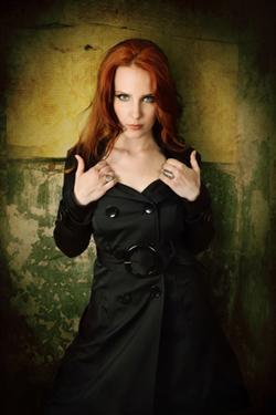 SIMONE SIMONS COLABORA CON KAMELOT