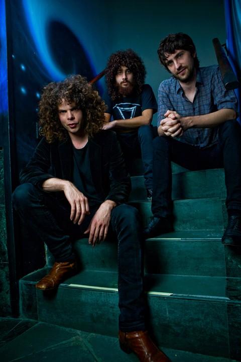 NUEVA TANDA DE VIDEO CLIPS: WOLFMOTHER, KROKUS Y RISE TO FALL