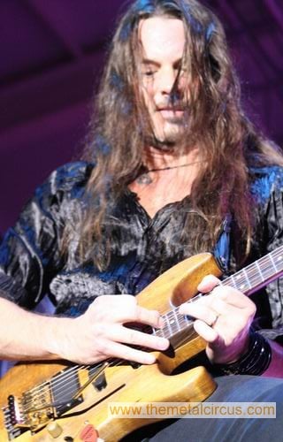 REB BEACH MUESTRA SU DESPRECIO PÚBLICO HACIA KIRK HAMMETT