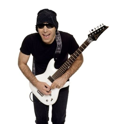  JOE SATRIANI CONFIRMA CONCIERTOS EN NUESTRO PAÍS