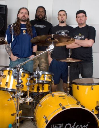 SEPULTURA COMPONIENDO NUEVO MATERIAL DURANTE LA GIRA