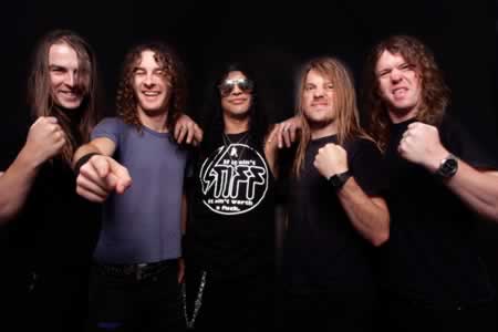 SLASH Y ALICE COOPER SE DECLARAN FANS DE AIRBOURNE