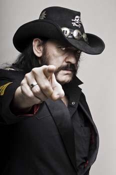 LEMMY KILMISTER: “COLECCIONO MATERIAL NAZI, NO SUS IDEAS”