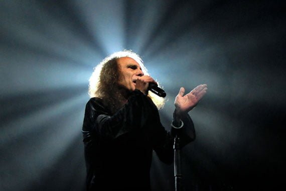 Ronnie James Dio fue recordado con el vuelo de un escuadrón de aviones