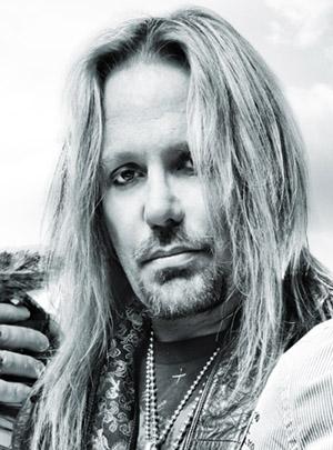 VINCE NEIL SIGUE HABLANDO DE SU VIDA PRIVADA