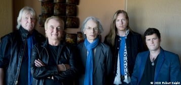 FRONTIERS RECORDS FICHA A UNA BANDA CLÁSICA: YES