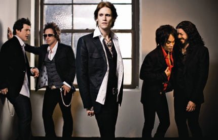 BUCKCHERRY PUBLICAN TEMA NAVIDEÑO