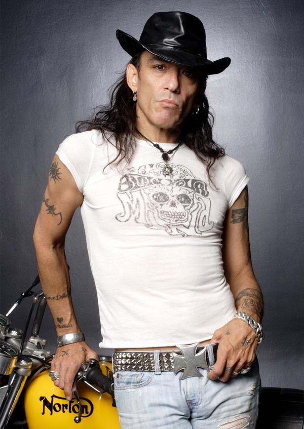 STEPHEN PEARCY SE PREPARA PARA GRABAR