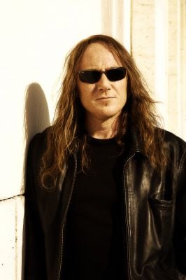 KAI HANSEN SE UNE A UNISONIC