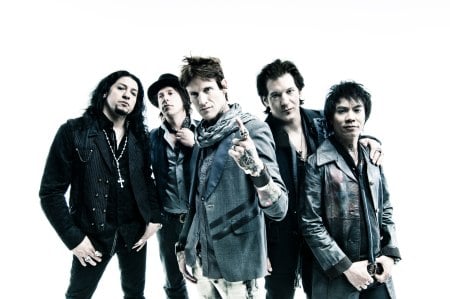 BUCKCHERRY ESTRENAN VIDEO CLIP