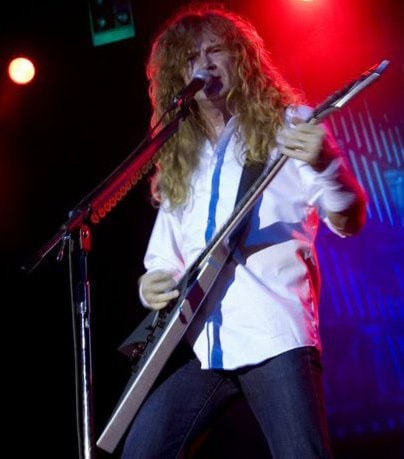 DAVE MUSTAINE: "SI SURGE LA POSIBILIDAD, DEBERÍA HACER ALGO CON HETFIELD Y ULRICH"