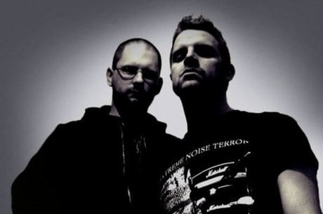 ANAAL NATHRAKH TRABAJANDO EN NUEVO DISCO