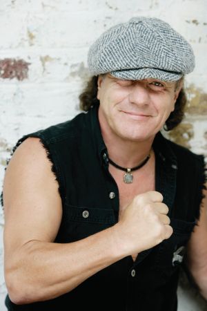 BRIAN JOHNSON (AC/DC): “CUANDO LOS CHICOS VUELVEN A ESTAR JUNTOS, ME EMOCIONAN”