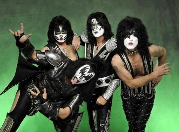 KISS COMPLETAN SU NUEVO ÁLBUM