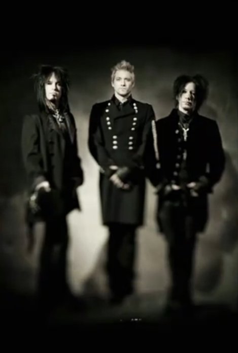 SIXX: A.M. PREPARAN SU TERCER TRABAJO