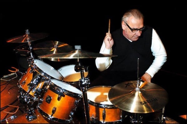 Bill Ward sometido a cirugía por enfermedad gastrointestinal grave. Tony Iommi le desea una pronta recuperación.