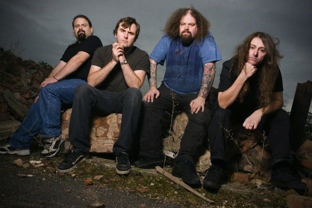 NAPALM DEATH Y BARREN EARTH ESTRENAN VIDEO CLIP