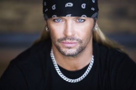 BRET MICHAELS ANUNCIA DISCO EN SOLITARIO