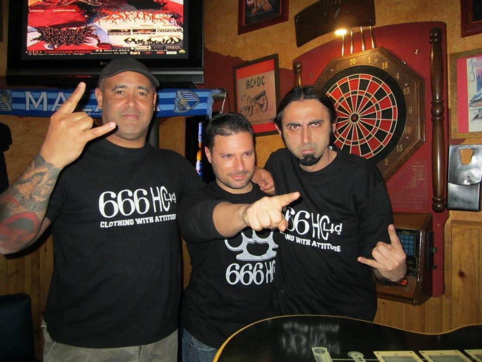 EXHUMED DAY Y LA FIRMA DE CAMISETAS 666 HCTLD, UNIDOS PARA LA GIRA PUTREFACTION TOUR ‘12