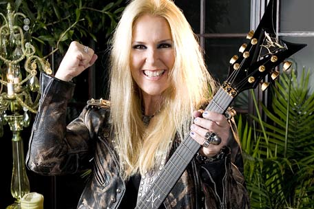 DETALLES DEL NUEVO TRABAJO DE LITA FORD