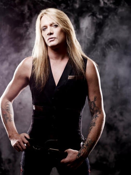 SEBASTIAN BACH ANUNCIA GIRA EN NUESTRO PAÍS