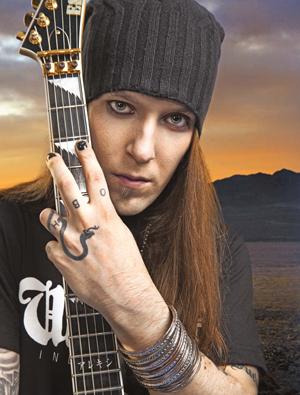 VIDEO CLIPS: CHILDREN OF BODOM, MUNICIPAL WASTED Y DEE SNIDER